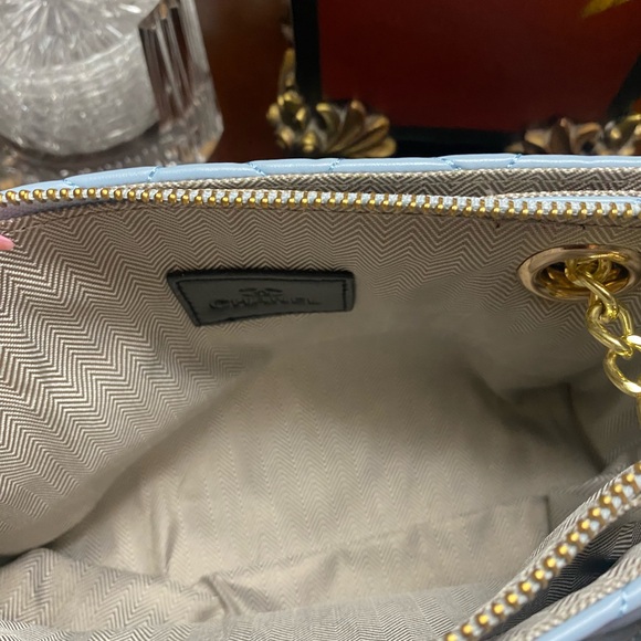 Baby blue Quilted Shoulder Bag - Picture 4 of 8